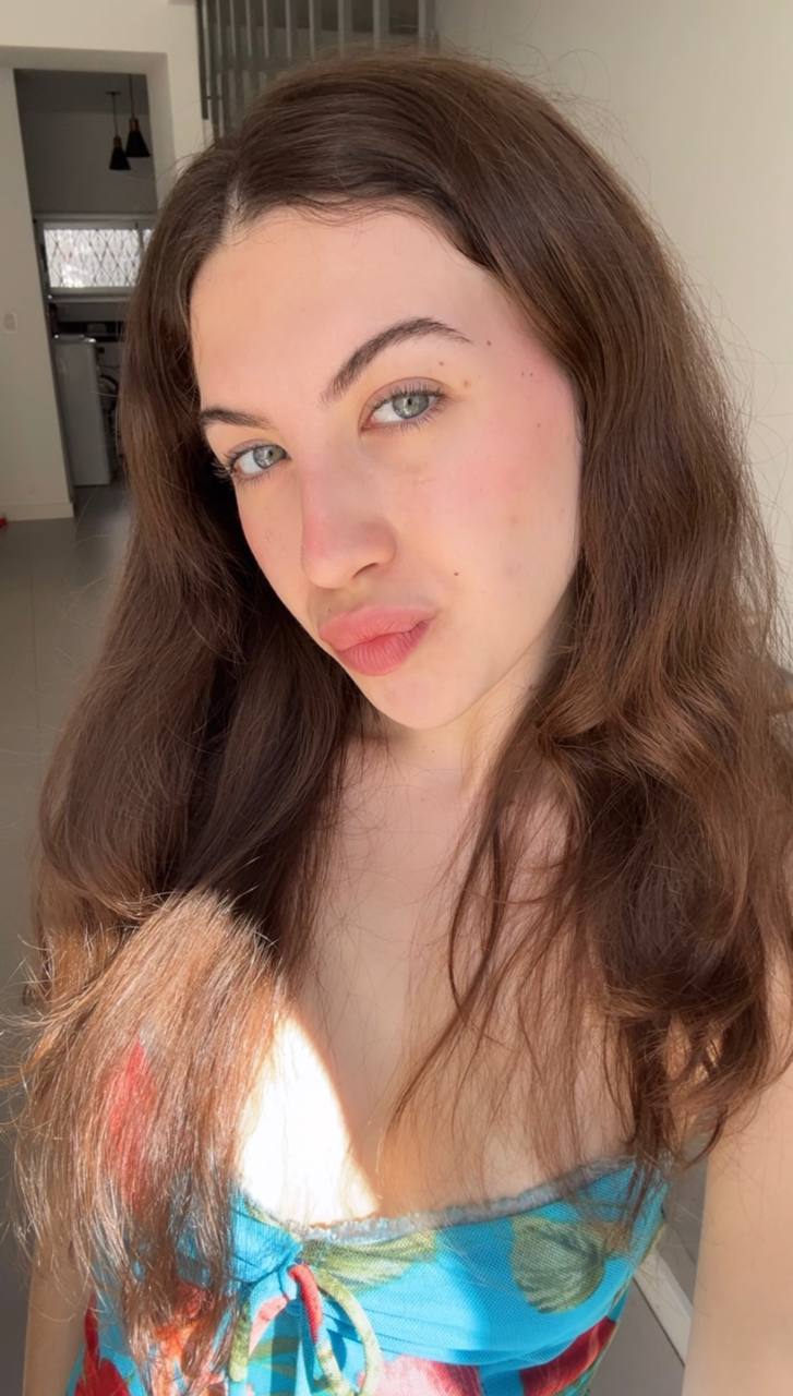 Nude girl Amber in Nagoya