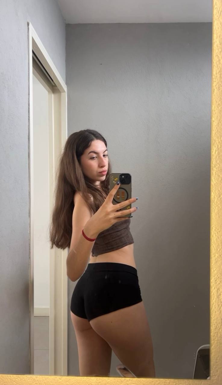 Amber in her underwear in Nagoya