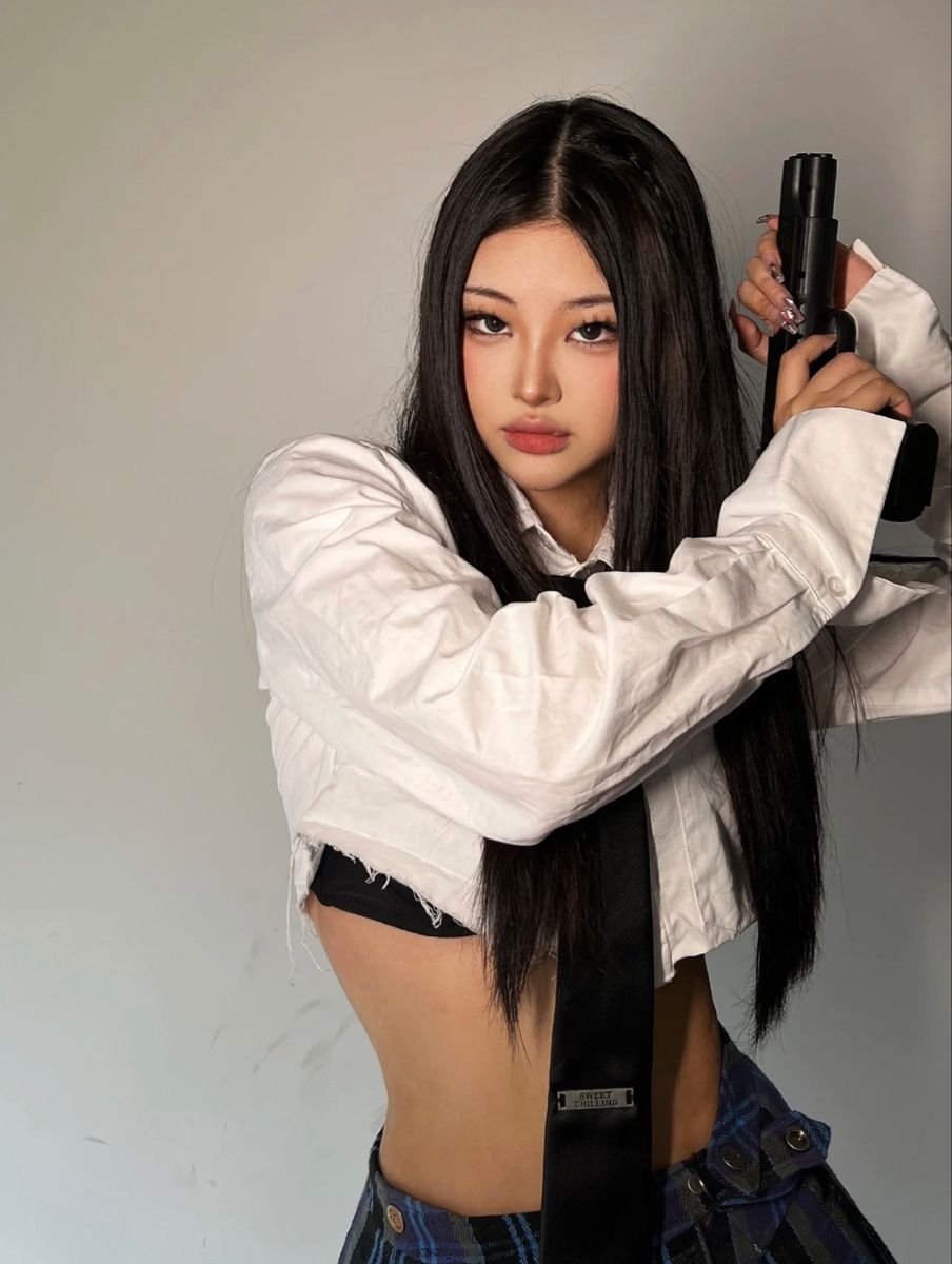 A cozy shot with Sassy girls — straight from Nagoya