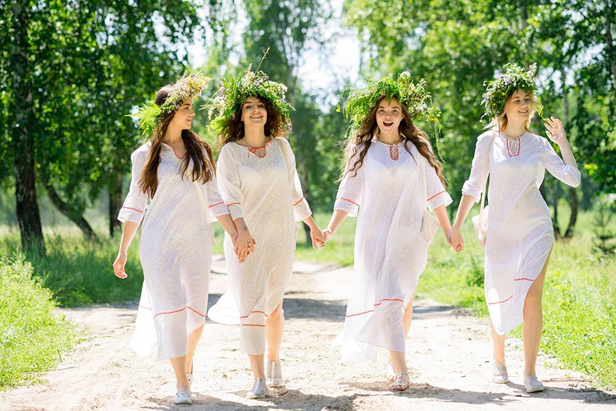 A cozy shot with Slavic girls — straight from Nagoya