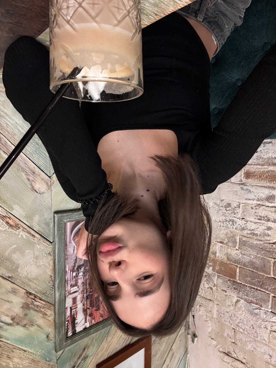 Fresh photos, fresh mood — Tina online in Nagoya